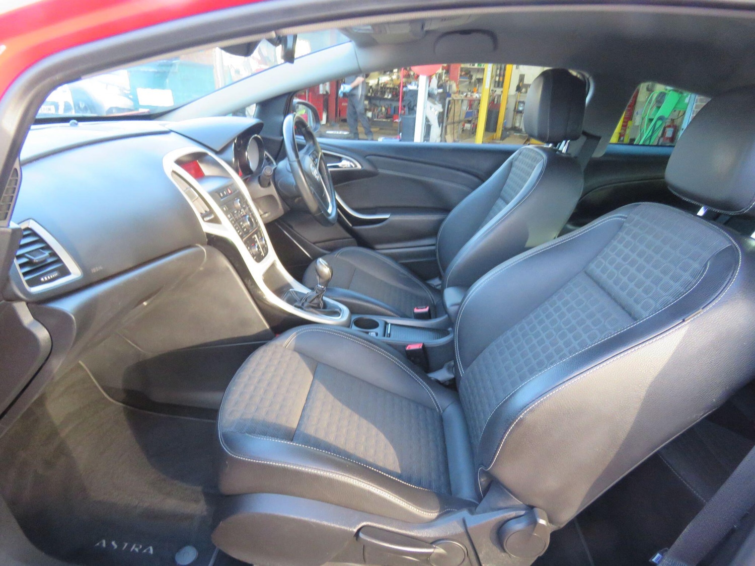 Used Vauxhall Astra GTC 2012 for sale - 77015327: Photo 34