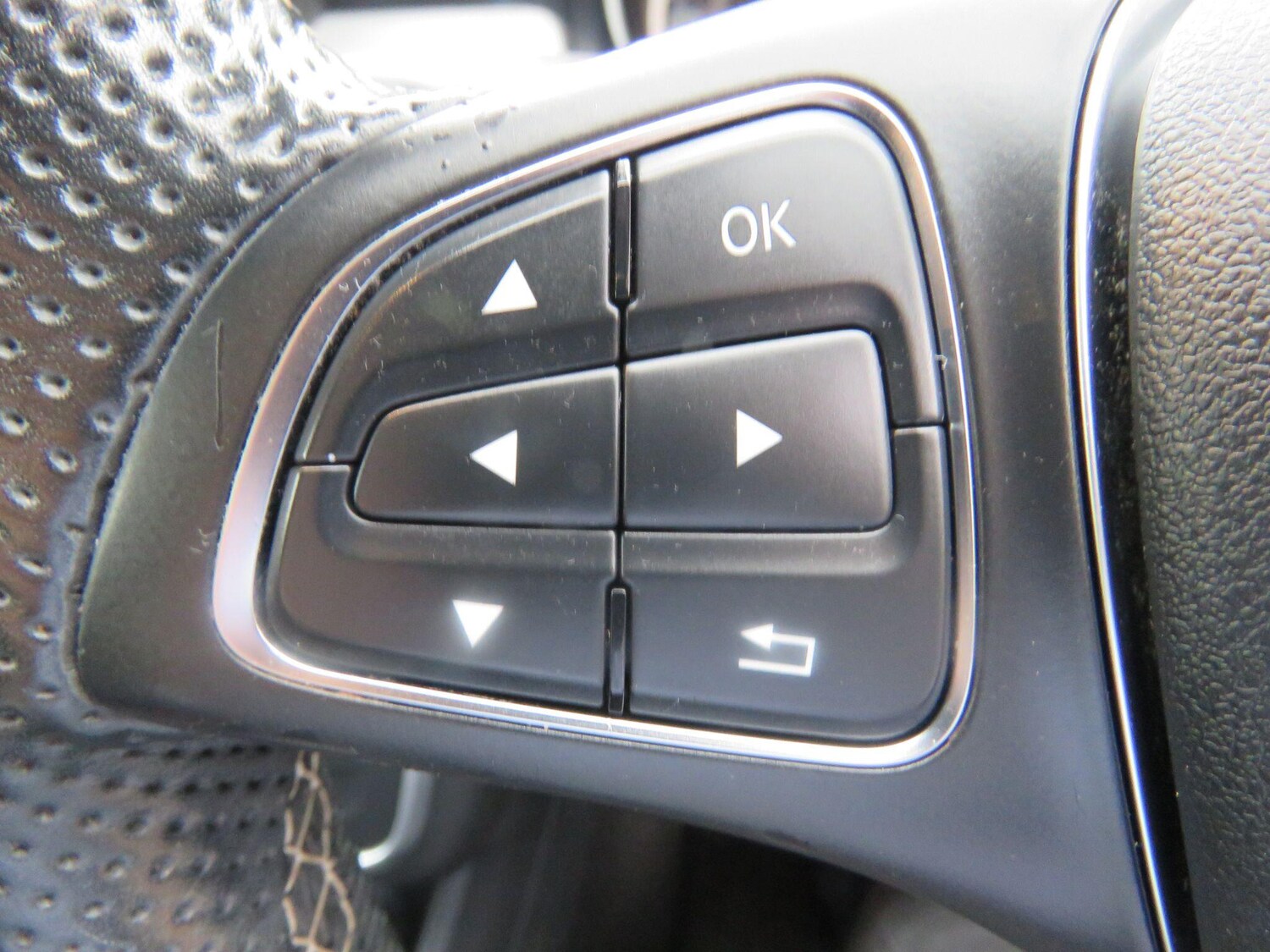 Used Mercedes-Benz GLA 2015 for sale - 76349155: Photo 38