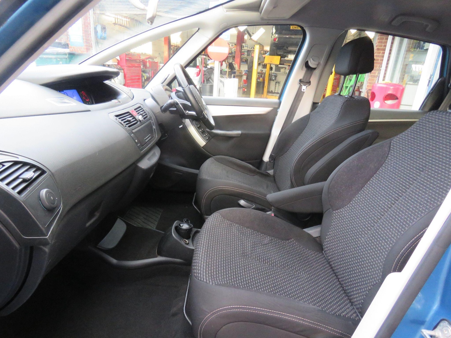 Used Citroen C4 Picasso 2008 for sale - 76592600: Photo 8