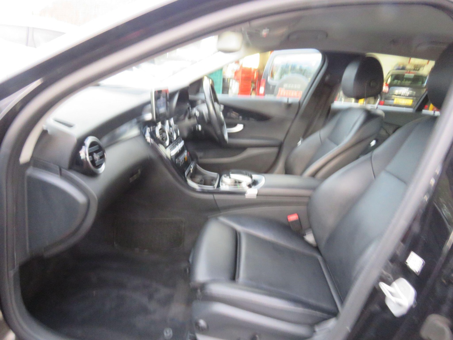 Used Mercedes-Benz C Class 2016 for sale - 76613275: Photo 8