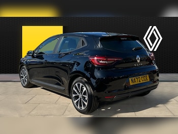 Used Renault Clio 2023 for sale - 77945961: Photo