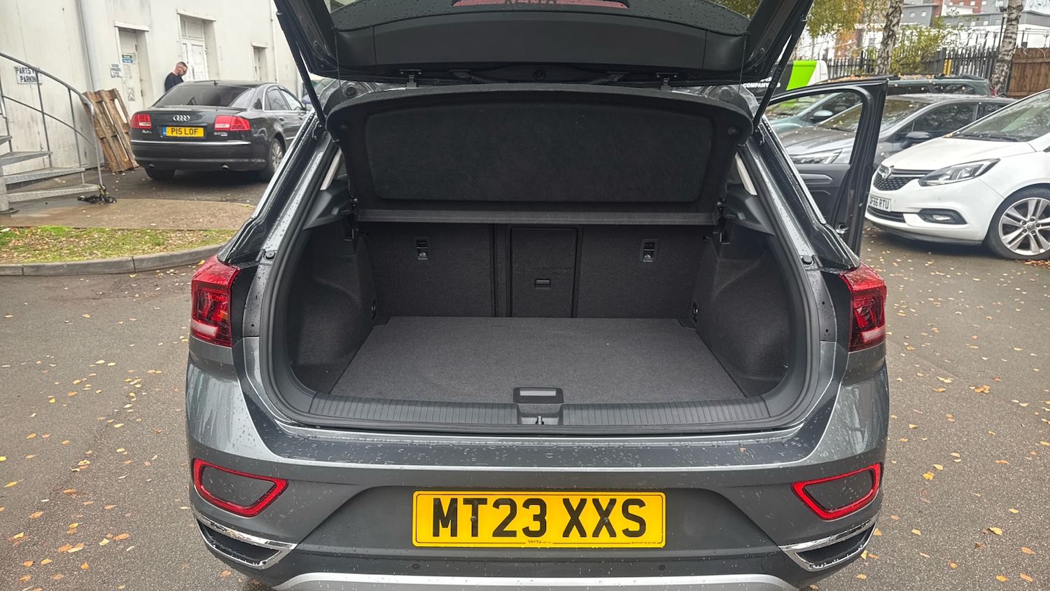 Used Volkswagen T-Roc 2023 for sale - 76531343: Photo 4