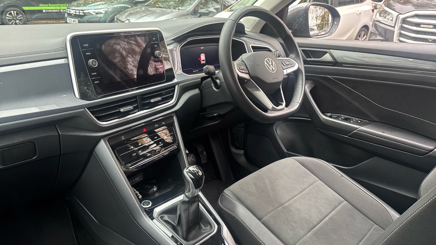 Used Volkswagen T-Roc 2023 for sale - 76531343: Photo 9