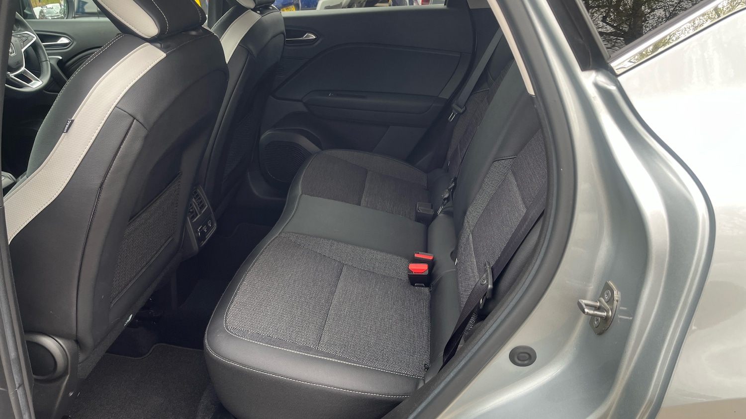 Used Renault Captur 2023 for sale - 78190087: Photo 16