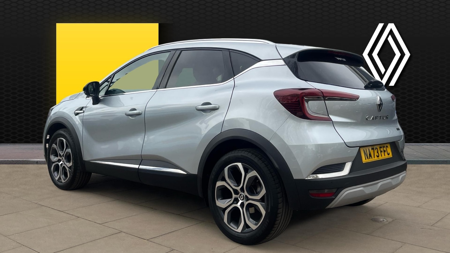 Used Renault Captur 2023 for sale - 78190087: Photo 2