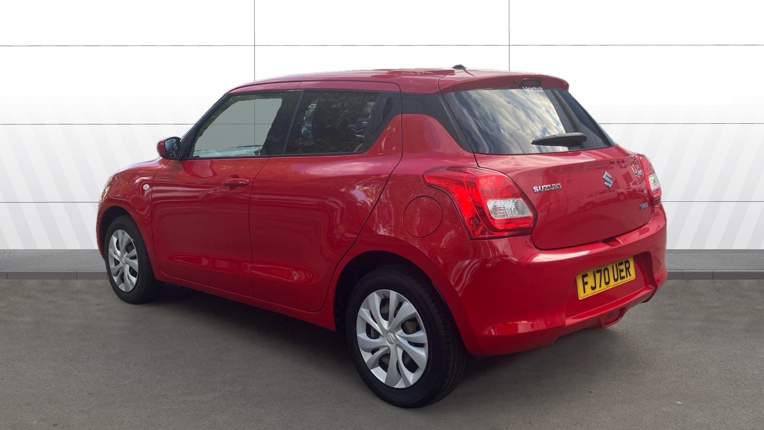 Used Suzuki Swift 2020 for sale - 75724914: Photo 2