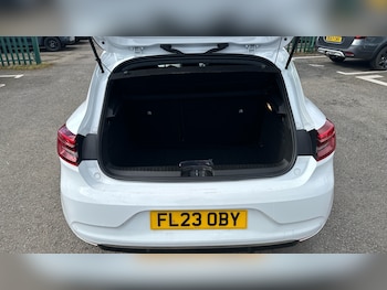 Used Renault Clio 2023 for sale - 78039179: Photo
