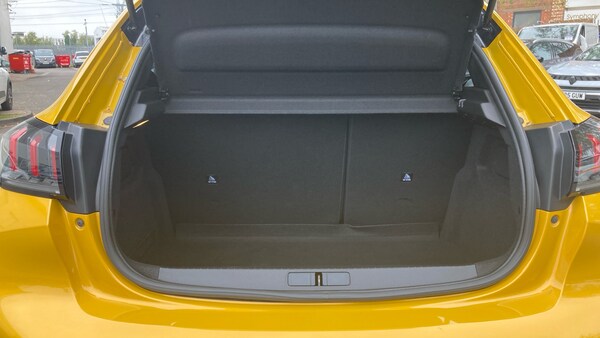 Used Peugeot 208 2023 for sale - 76089972: Photo 4
