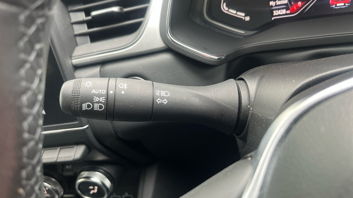 Used Renault Captur 2022 for sale - 78190088: Photo 30