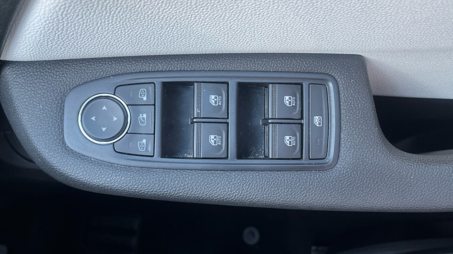 Used Renault Clio 2023 for sale - 78177419: Photo 34