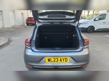 Used Renault Clio 2023 for sale - 78177419: Photo