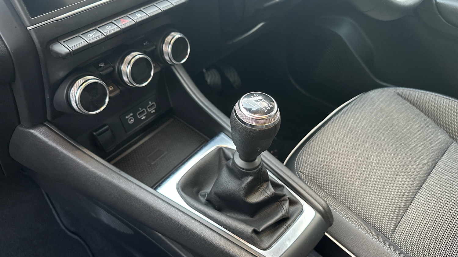 Used Renault Captur 2022 for sale - 76882310: Photo 13