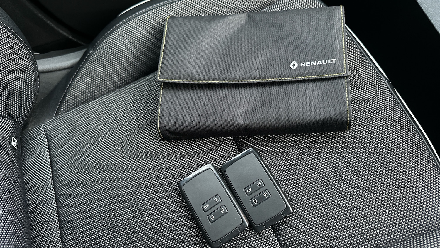 Used Renault Captur 2022 for sale - 76882310: Photo 19