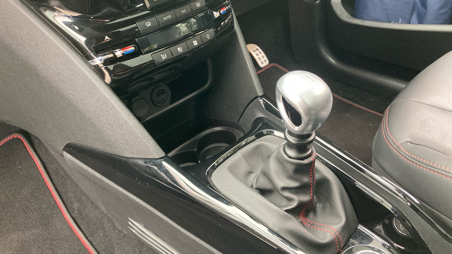 Used Peugeot 2008 2019 for sale - 76426227: Photo 13