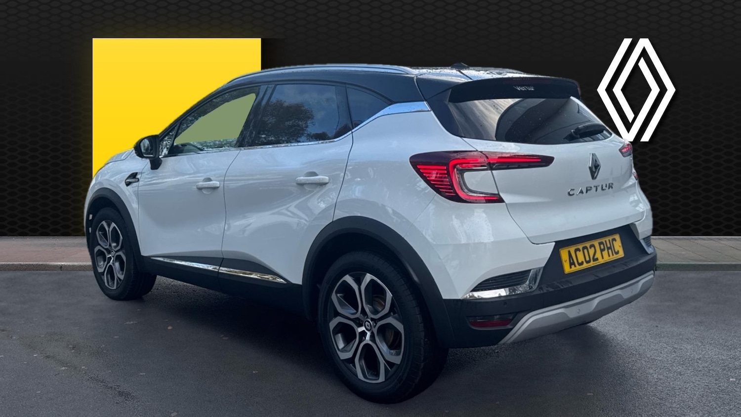 Used Renault Captur 2022 for sale - 76357754: Photo 2