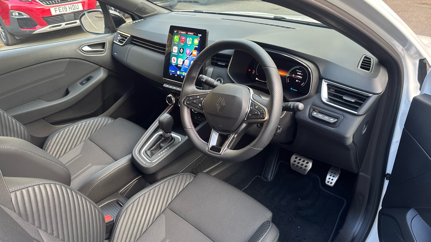 Used Renault Clio 2025 for sale - 76146443: Photo 11