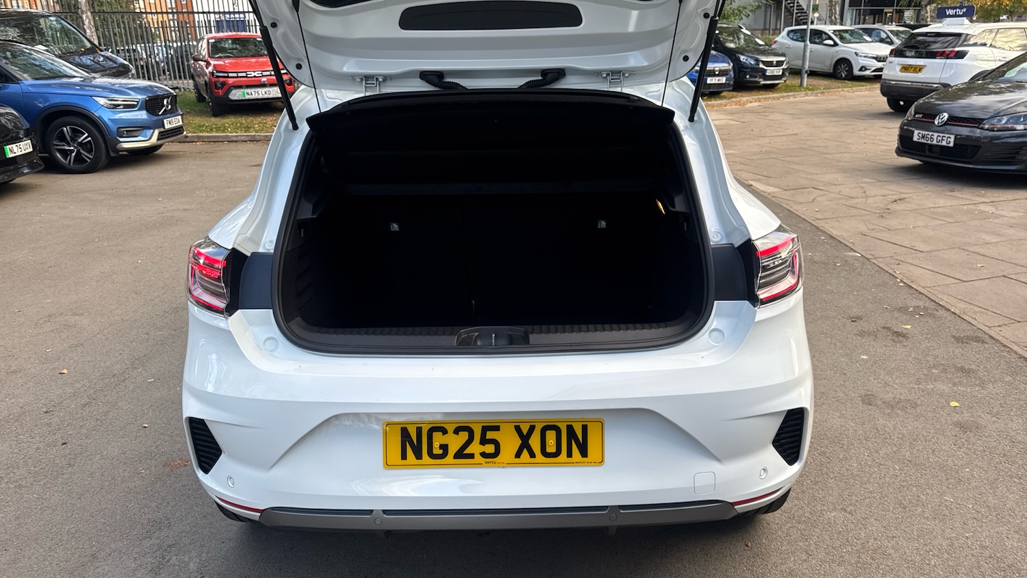 Used Renault Clio 2025 for sale - 76146443: Photo 4