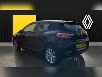 Used Renault Clio 2023 for sale - 76881546: Photo