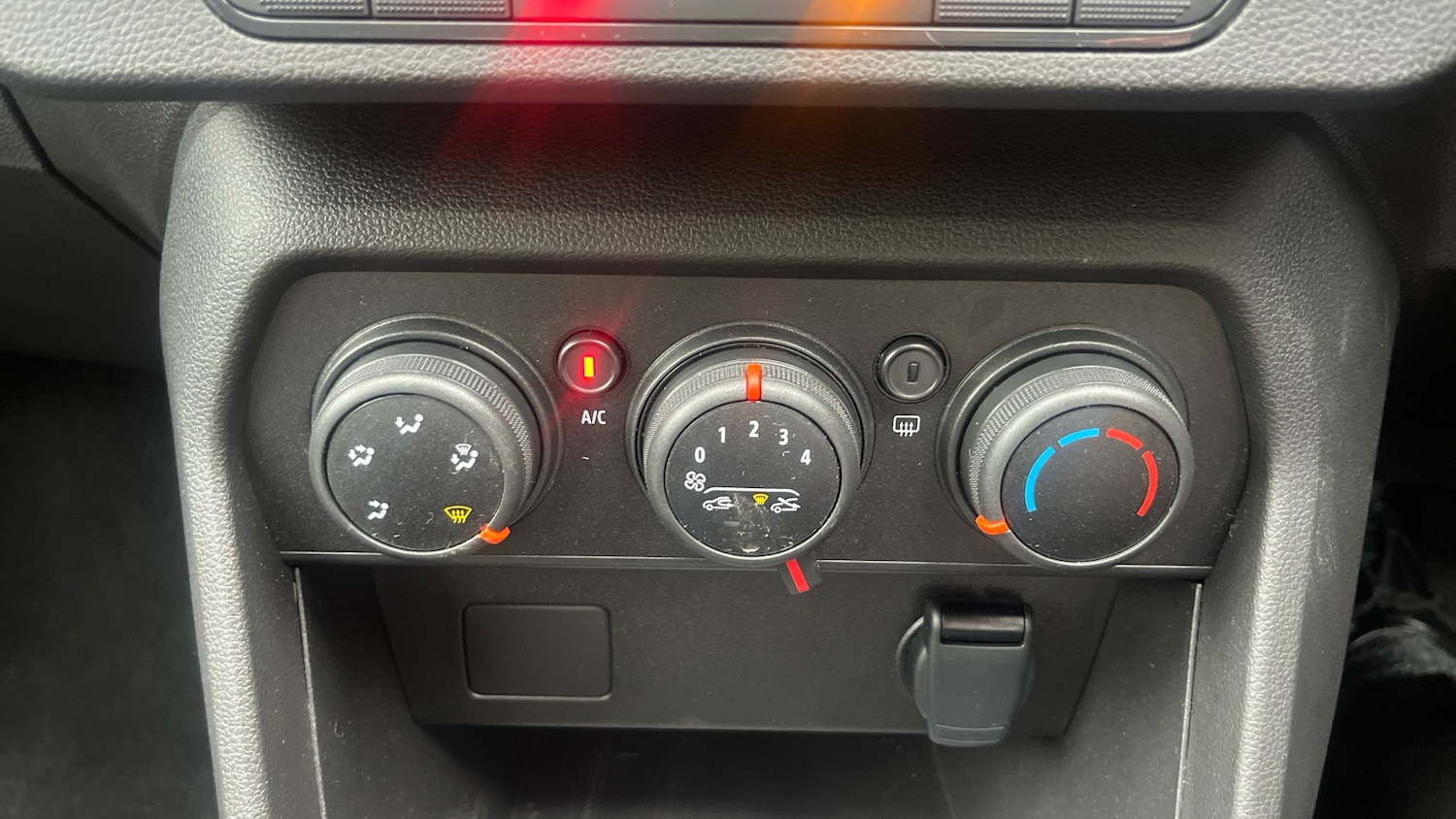 Used Dacia Sandero Stepway 2024 for sale - 76319548: Photo 24