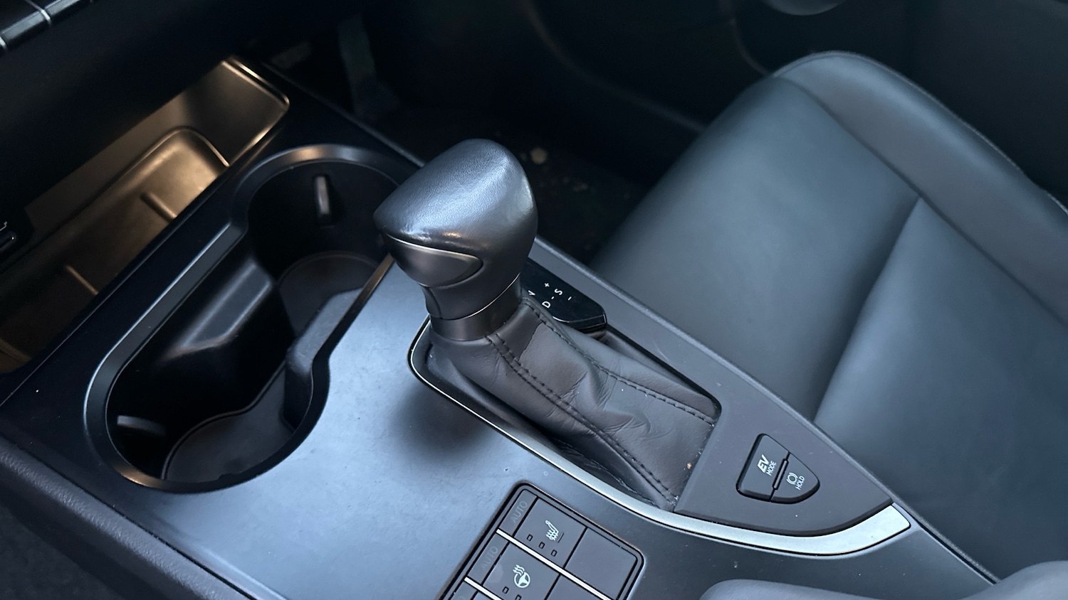 Used Lexus UX 2023 for sale - 77088056: Photo 13