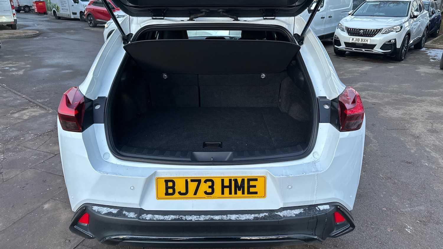 Used Lexus UX 2023 for sale - 77088056: Photo 4