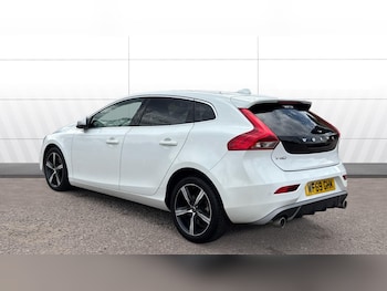 Used Volvo V40 2019 for sale - 79477977: Photo