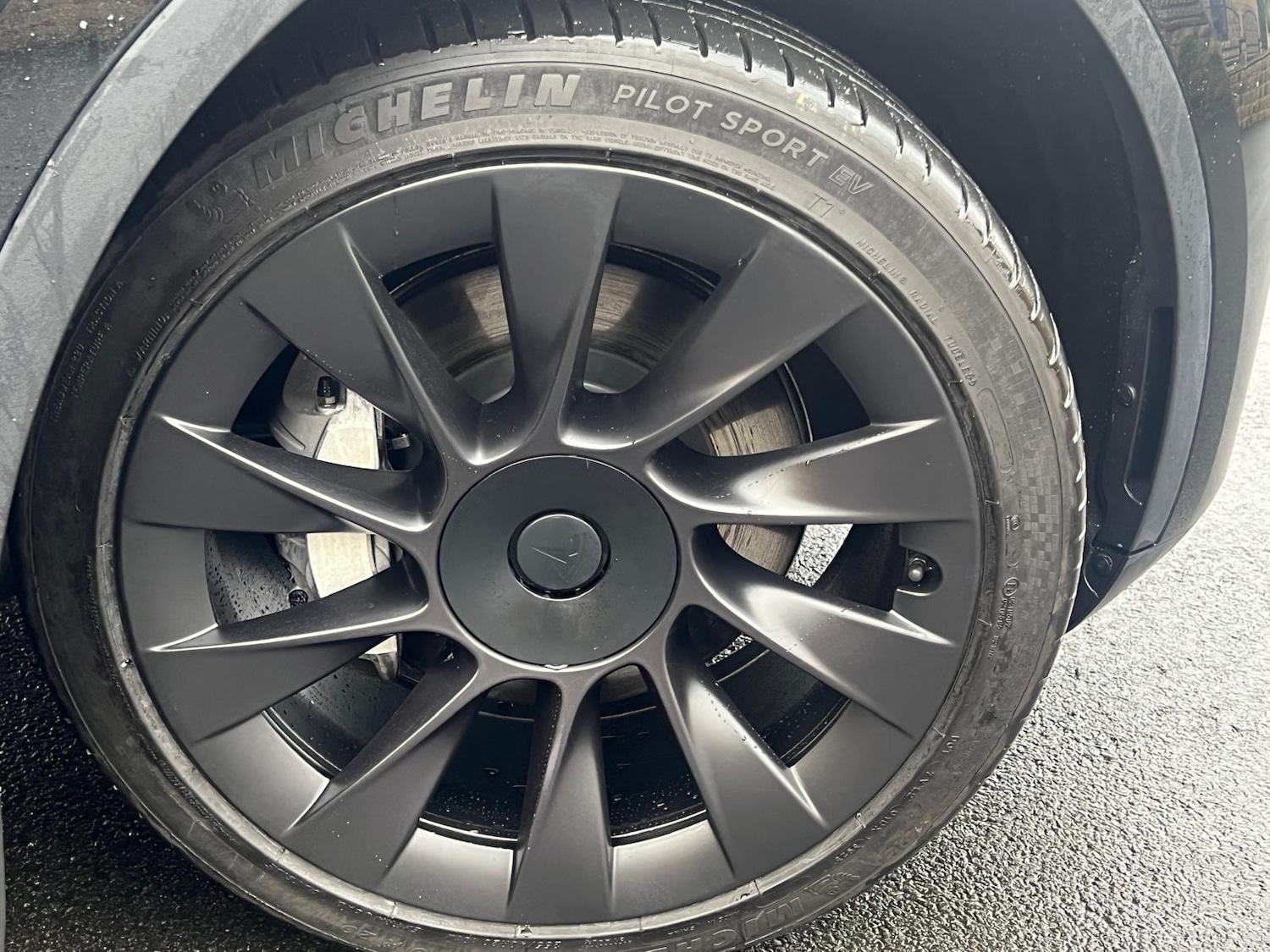 Used Tesla Model Y 2023 for sale - 77650311: Photo 6