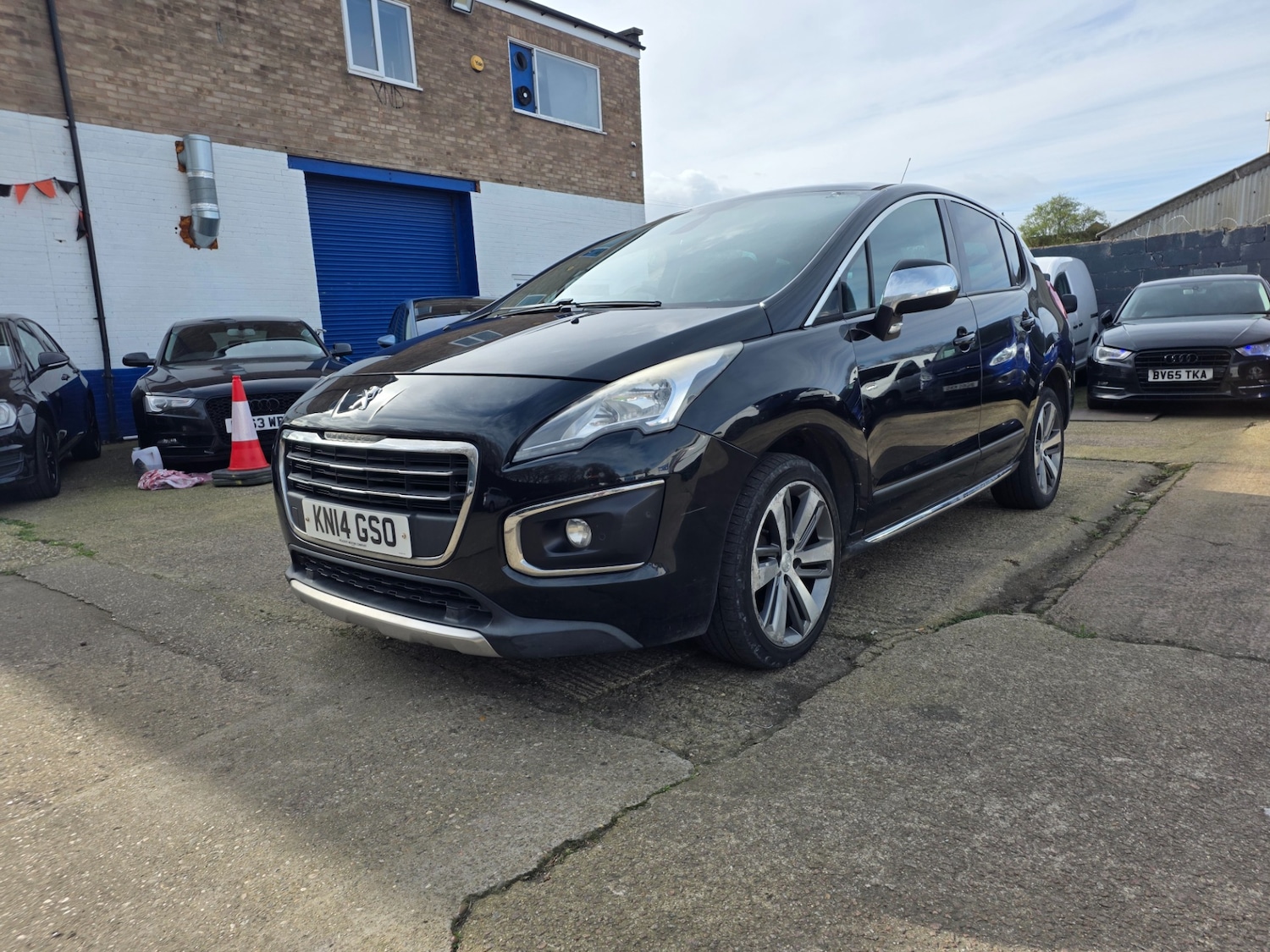Used Peugeot 3008 2014 for sale - 77878389: Photo 3