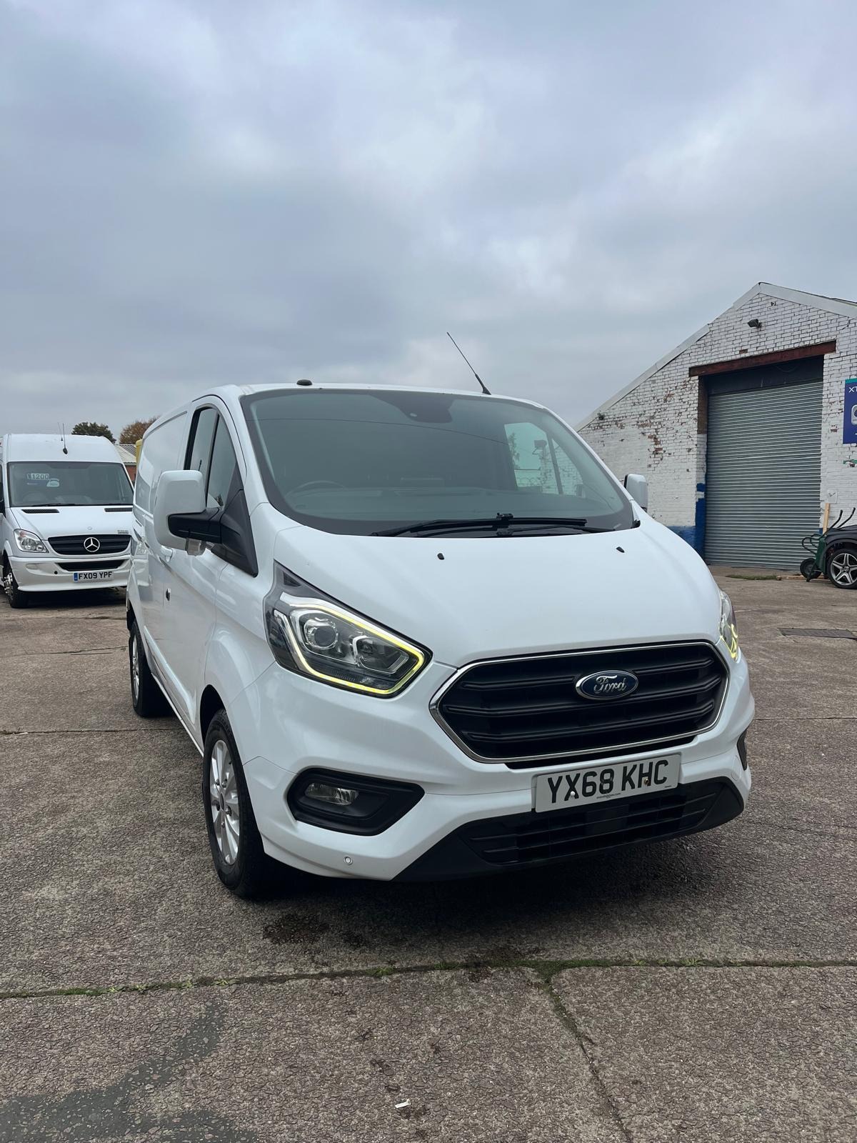 Used Ford Transit Custom 2019 for sale - 77522194: Photo 2