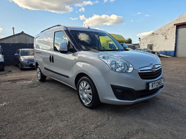 Used Vauxhall Combo 2018 for sale - 76027962: Photo 1