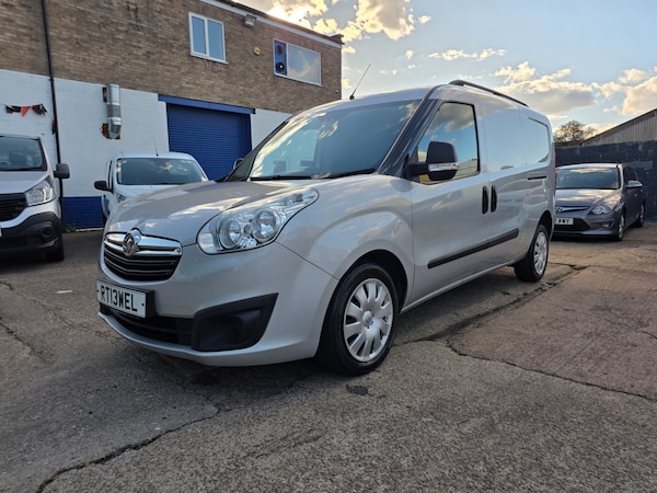 Used Vauxhall Combo 2018 for sale - 76027962: Photo 2