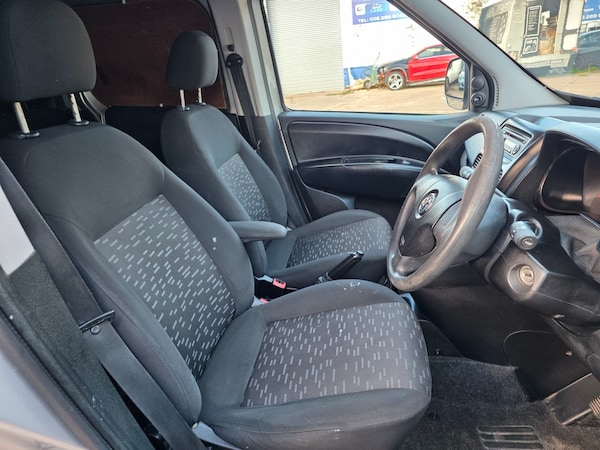 Used Vauxhall Combo 2018 for sale - 76027962: Photo 8