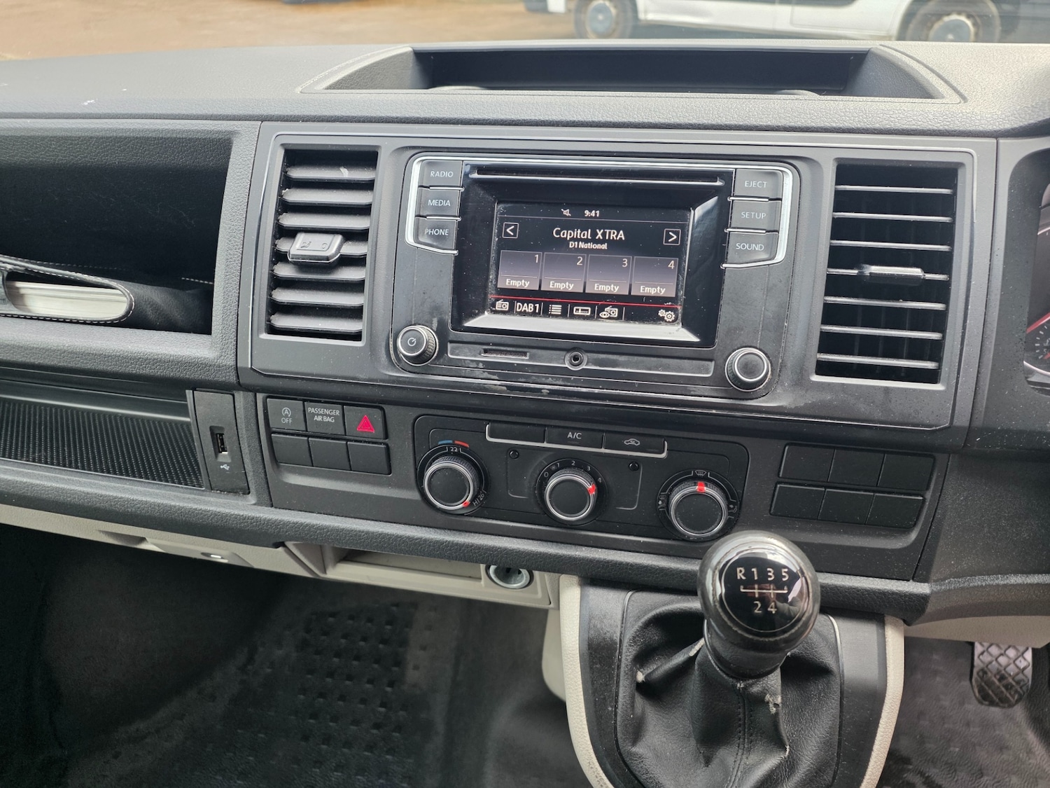 Used Volkswagen Transporter 2018 for sale - 78011736: Photo 9