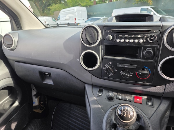 Used Peugeot Partner 2015 for sale - 76130345: Photo 9