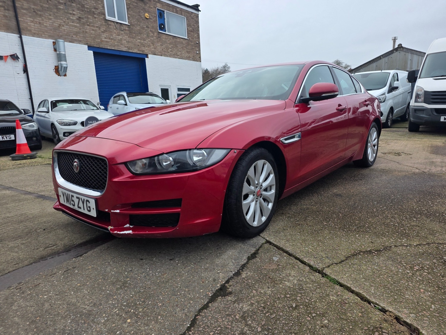 Used Jaguar XE 2015 for sale - 77326608: Photo 3