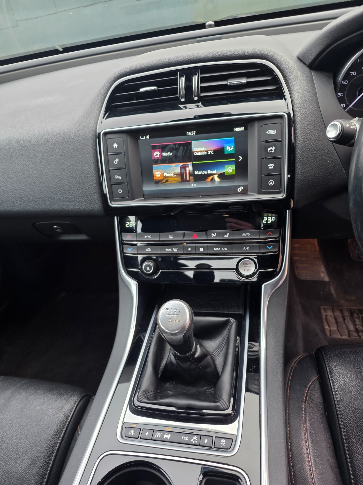 Used Jaguar XE 2015 for sale - 77326608: Photo 9