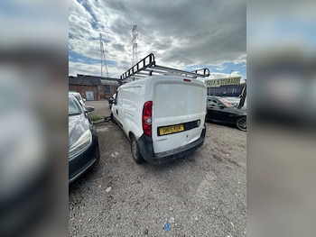 Used Vauxhall Combo 2015 for sale - 75304203: Photo