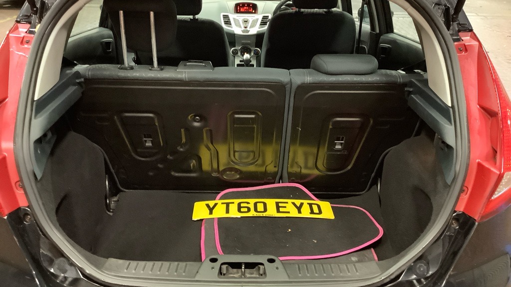 Used Ford Fiesta 2010 for sale - 77204914: Photo 9