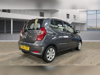Used Hyundai i10 2011 for sale - 77020659: Photo