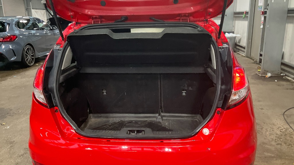 Used Ford Fiesta 2015 for sale - 76527435: Photo 9