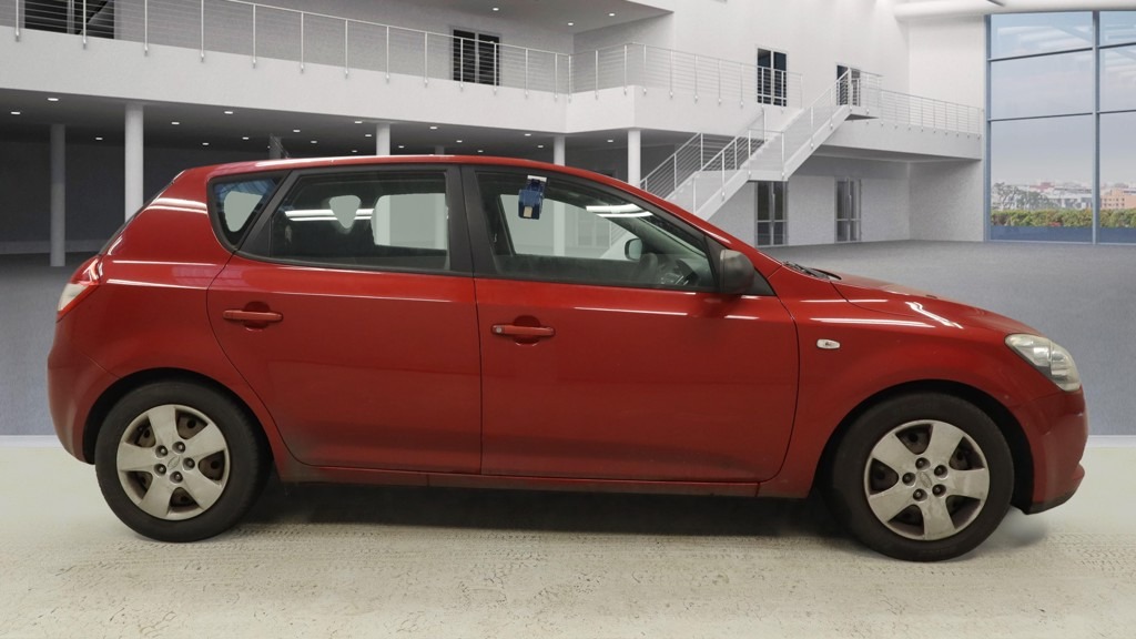 Used Kia Ceed 2010 for sale - 77429650: Photo 3