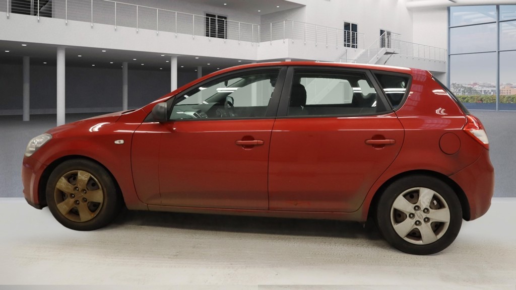 Used Kia Ceed 2010 for sale - 77429650: Photo 6