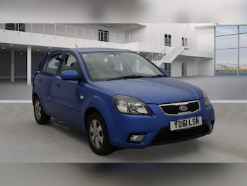 2011 (61) - 1.4 2 5dr