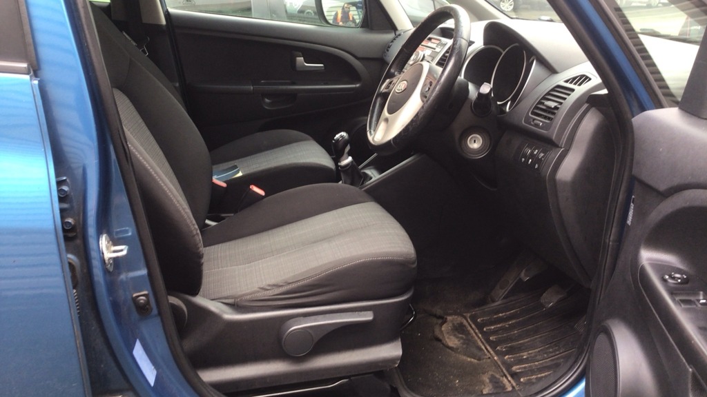 Used Kia Venga 2010 for sale - 76527585: Photo 5