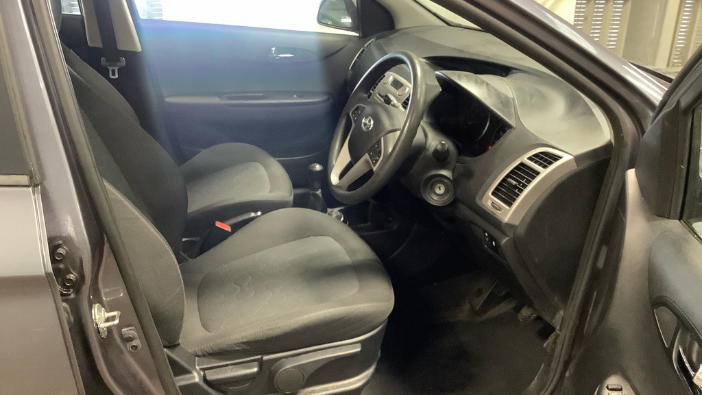 Used Hyundai i20 2012 for sale - 76514375: Photo 8