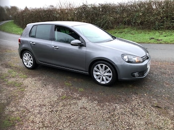 Used Volkswagen Golf 2010 for sale - 77179529: Photo