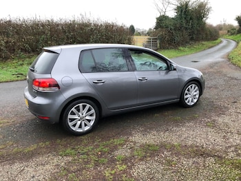 Used Volkswagen Golf 2010 for sale - 77179529: Photo