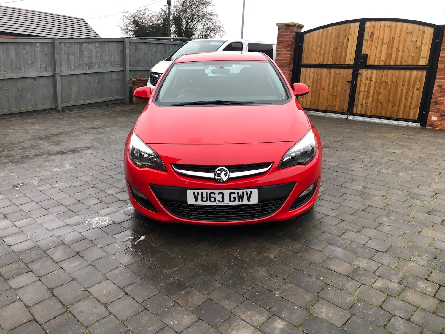 Used Vauxhall Astra 2014 for sale - 77233991: Photo 2
