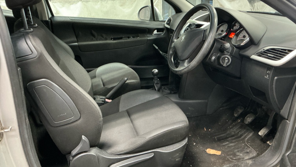 Used Peugeot 207 2010 for sale - 77204995: Photo 7