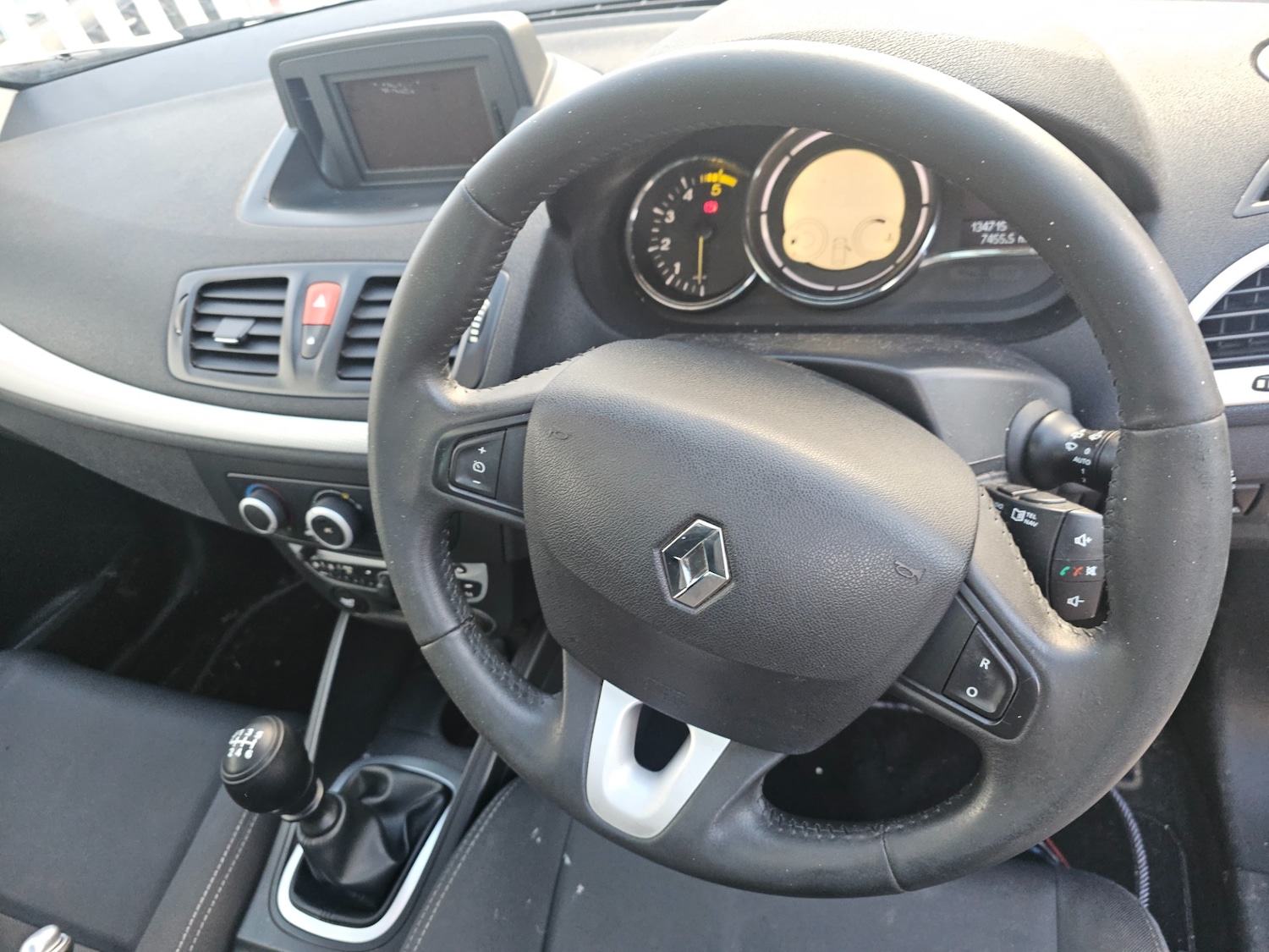 Used Renault Megane 2010 for sale - 77312901: Photo 7